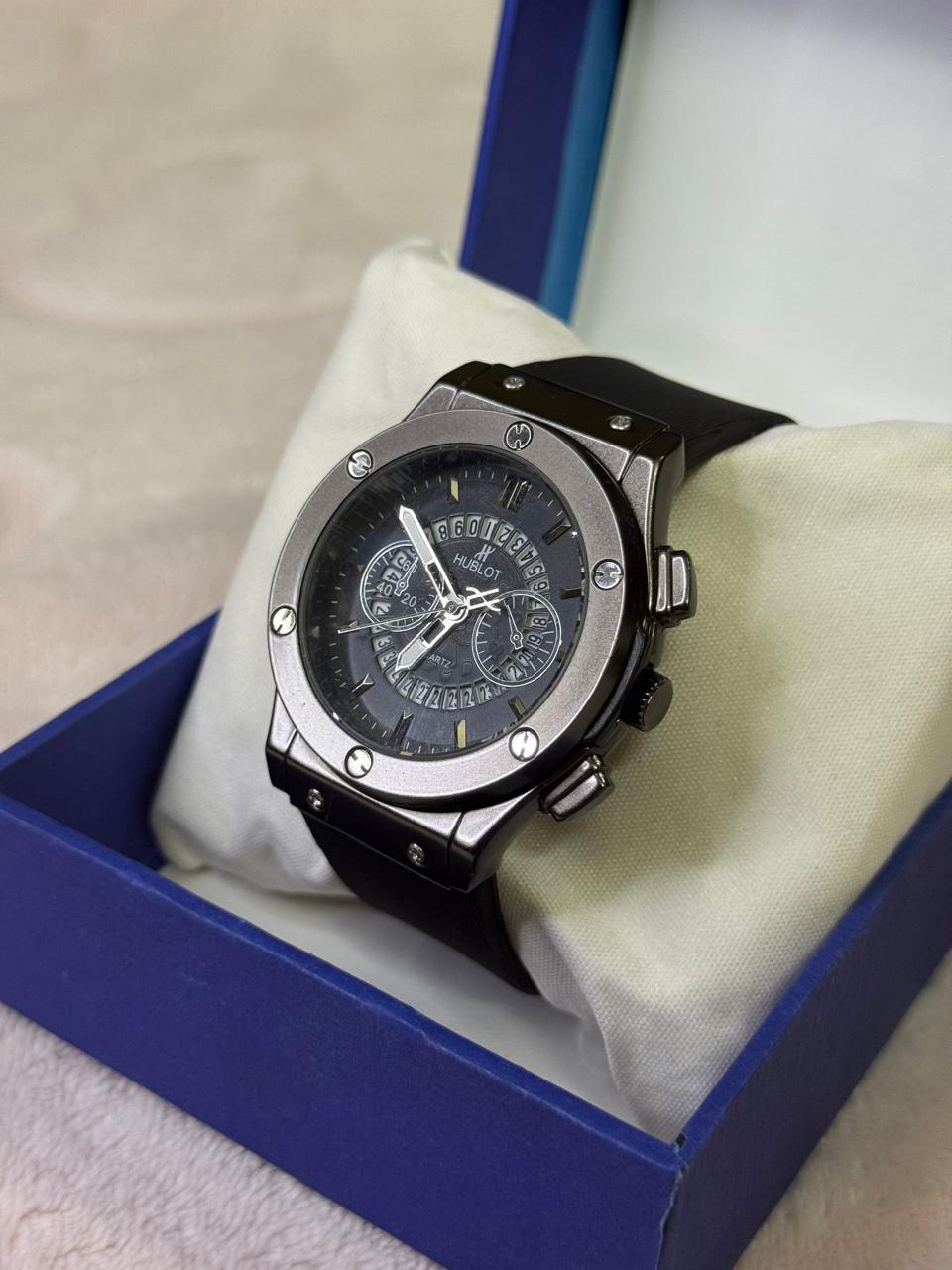 "Hublot Iconic Timepiece – Modern Elegance & Performance"